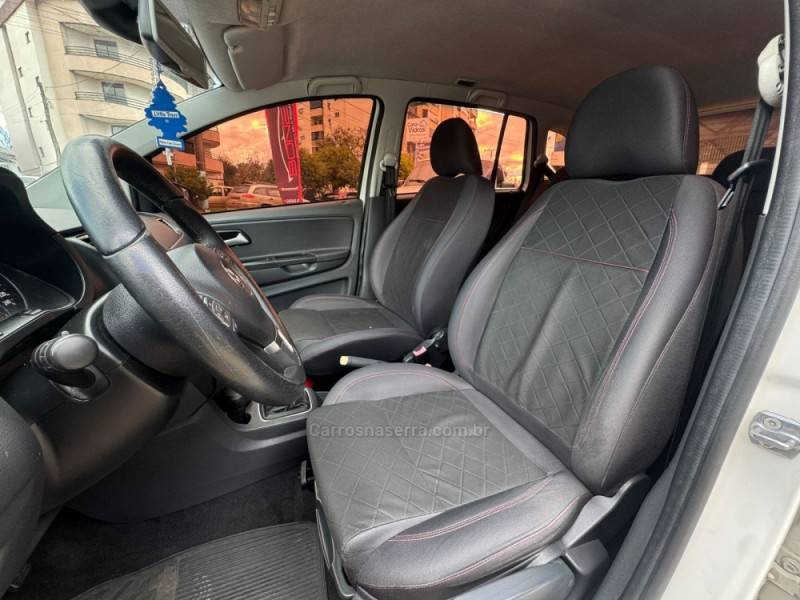 VOLKSWAGEN - SPACEFOX - 2012/2013 - Branca - R$ 44.990,00