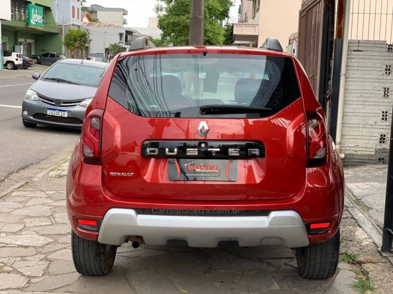 RENAULT - DUSTER - 2015/2016 - Vermelha - R$ 61.990,00