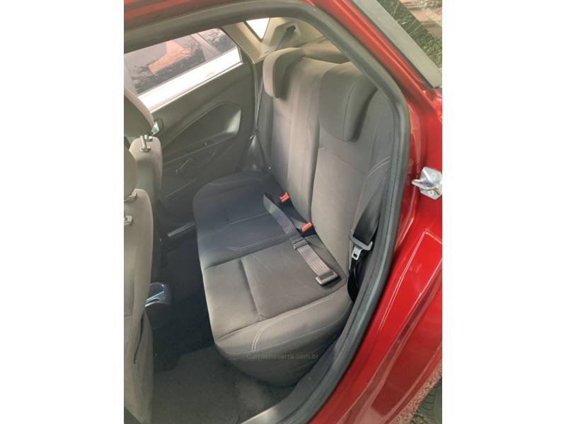 FORD - FIESTA - 2013/2014 - Vermelha - R$ 45.990,00