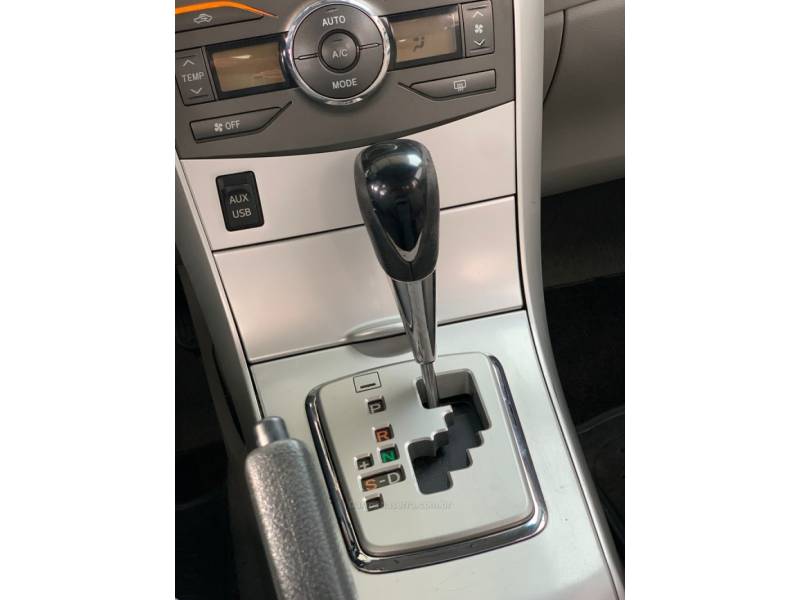 TOYOTA - COROLLA - 2013/2014 - Preta - R$ 71.990,00