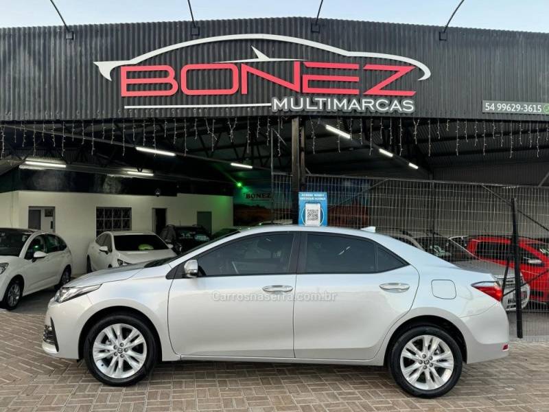 TOYOTA - COROLLA - 2018/2018 - Prata - R$ 105.990,00