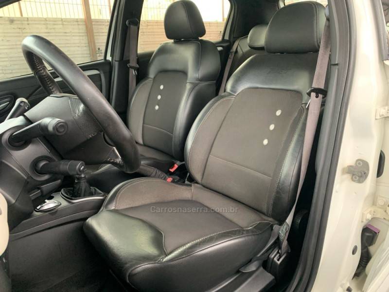 FIAT - PUNTO - 2014/2015 - Branca - R$ 69.990,00