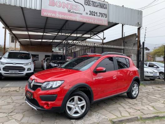 RENAULT - SANDERO - 2014/2015 - Vermelha - R$ 46.990,00