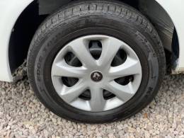 RENAULT - CLIO - 2015/2016 - Branca - R$ 35.990,00