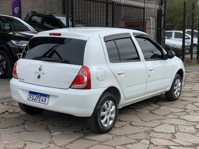 RENAULT - CLIO - 2015/2016 - Branca - R$ 35.990,00