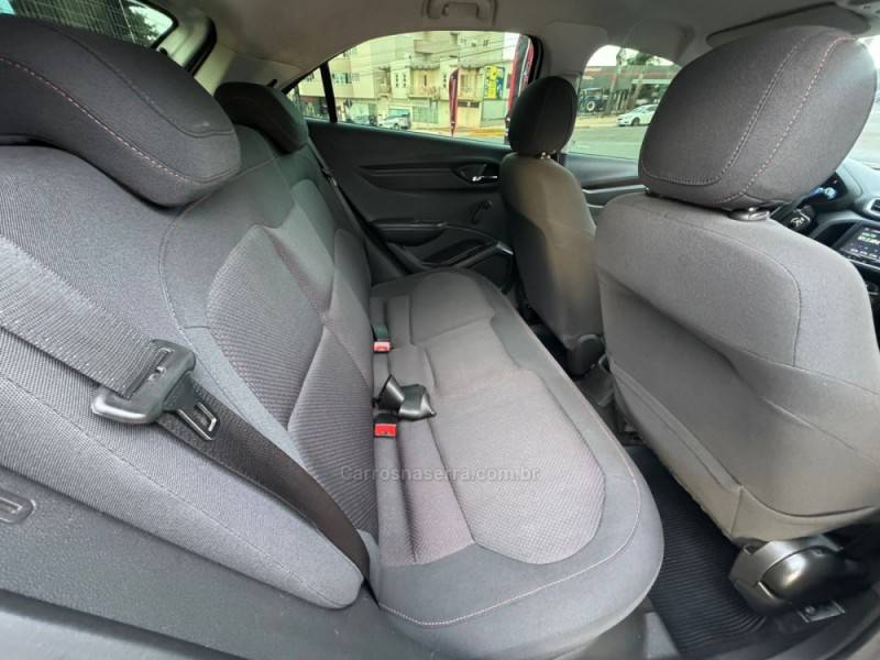 CHEVROLET - ONIX - 2015/2015 - Branca - R$ 53.990,00