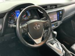 TOYOTA - COROLLA - 2017/2018 - Preta - R$ 105.990,00
