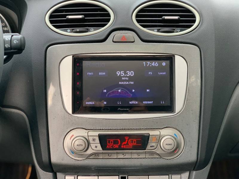 FORD - FOCUS - 2010/2011 - Preta - R$ 49.990,00