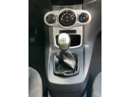 FORD - FIESTA - 2013/2014 - Vermelha - R$ 45.990,00