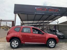 RENAULT - DUSTER - 2015/2016 - Vermelha - R$ 61.990,00