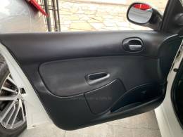 PEUGEOT - 207 - 2010/2011 - Branca - R$ 23.990,00