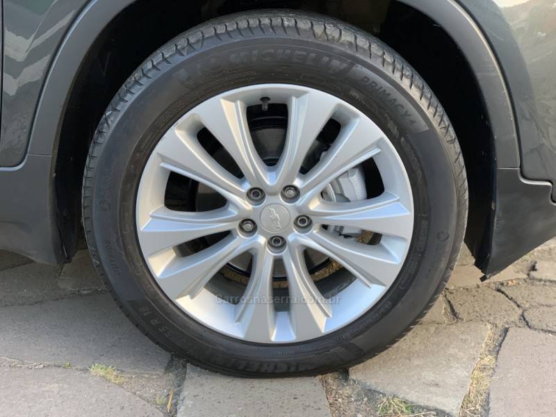 CHEVROLET - TRACKER - 2018/2019 - Cinza - R$ 91.990,00