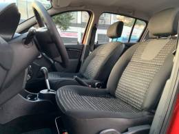 RENAULT - SANDERO - 2011/2012 - Vermelha - R$ 36.990,00
