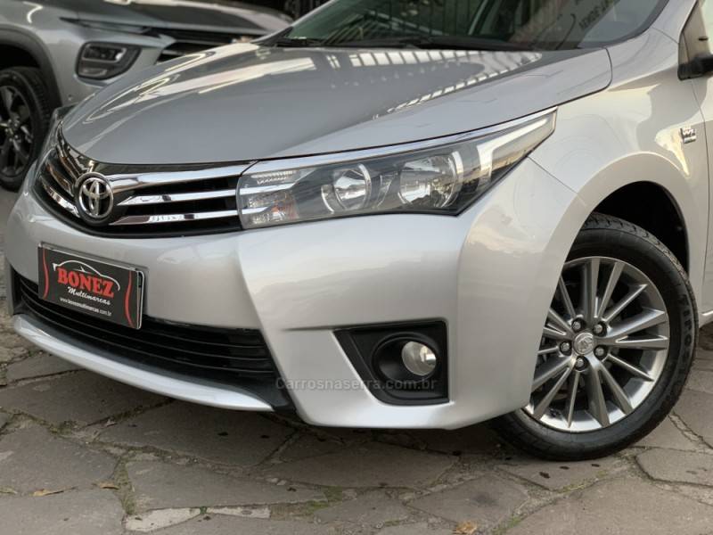 TOYOTA - COROLLA - 2015/2016 - Prata - R$ 87.990,00