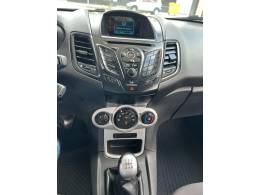 FORD - FIESTA - 2017/2018 - Branca - R$ 53.990,00