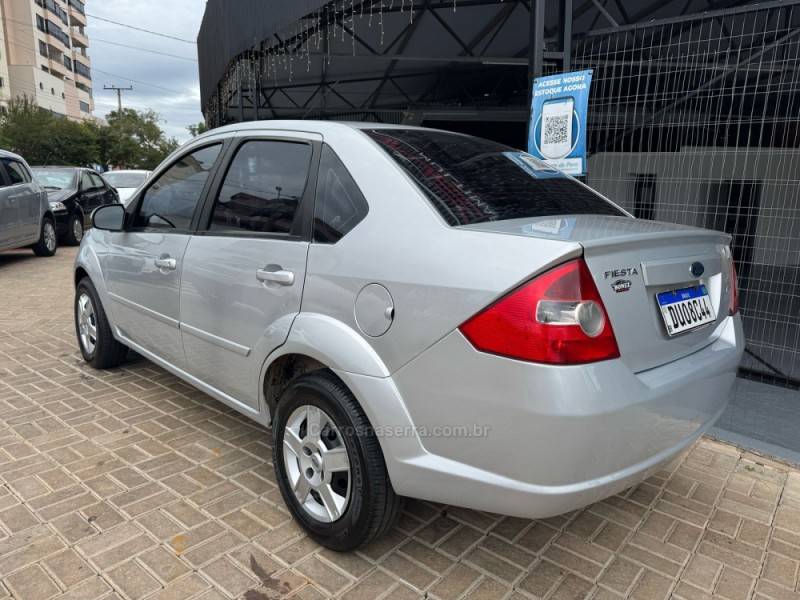 FORD - FIESTA - 2008/2009 - Branca - R$ 29.990,00