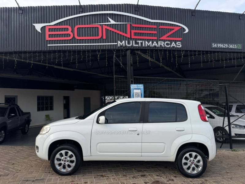 FIAT - UNO - 2012/2013 - Branca - R$ 37.990,00