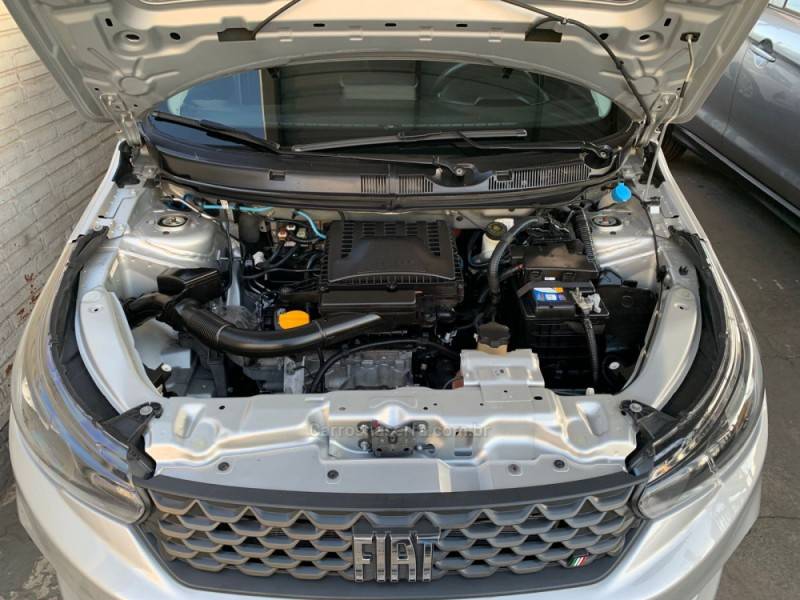 FIAT - ARGO - 2021/2022 - Prata - R$ 56.990,00