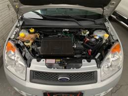 FORD - FIESTA - 2007/2008 - Prata - R$ 25.990,00