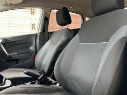 FORD - FIESTA - 2017/2018 - Branca - R$ 52.990,00