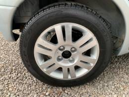 CHEVROLET - CORSA - 2011/2012 - Prata - R$ 29.990,00