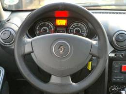 RENAULT - SANDERO - 2011/2012 - Vermelha - R$ 36.990,00