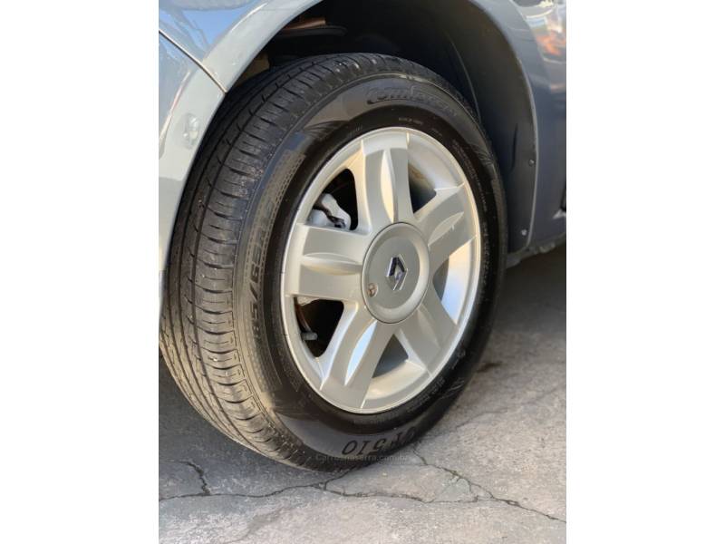 RENAULT - SANDERO - 2010/2011 - Cinza - R$ 31.990,00