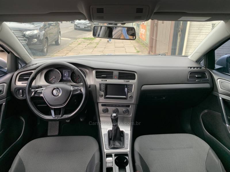 VOLKSWAGEN - GOLF - 2013/2014 - Prata - R$ 69.990,00