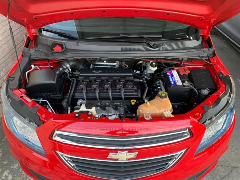 CHEVROLET - ONIX - 2014/2015 - Vermelha - R$ 49.990,00