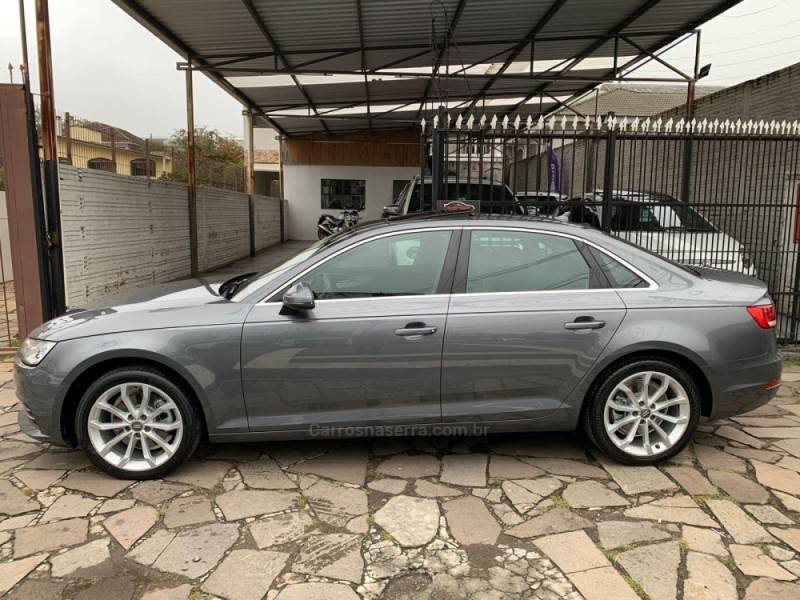 AUDI - A4 - 2016/2017 - Cinza - R$ 120.990,00