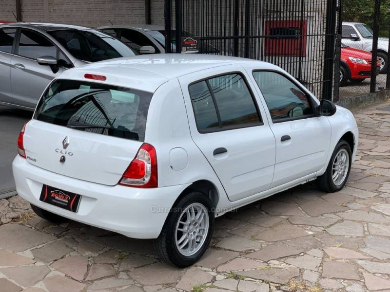 RENAULT - CLIO - 2014/2015 - Branca - R$ 34.990,00