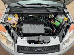 FORD - FIESTA - 2008/2009 - Branca - R$ 29.990,00