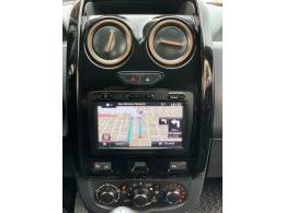 RENAULT - DUSTER - 2015/2016 - Vermelha - R$ 60.990,00