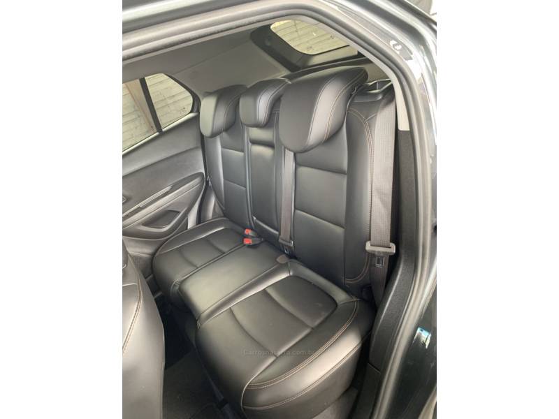 CHEVROLET - TRACKER - 2018/2019 - Cinza - R$ 91.990,00