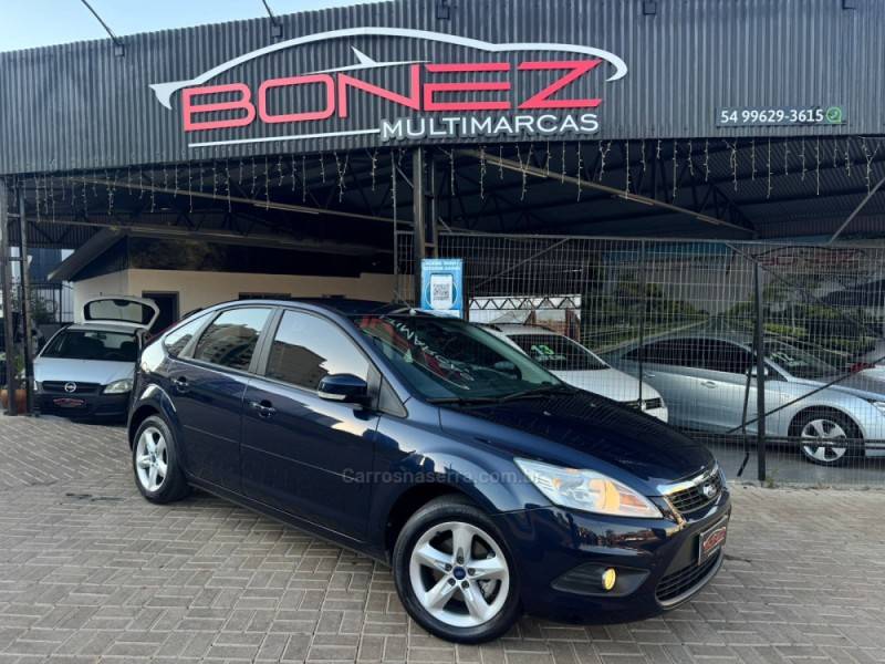 FORD - FOCUS - 2010/2011 - Azul - R$ 44.990,00