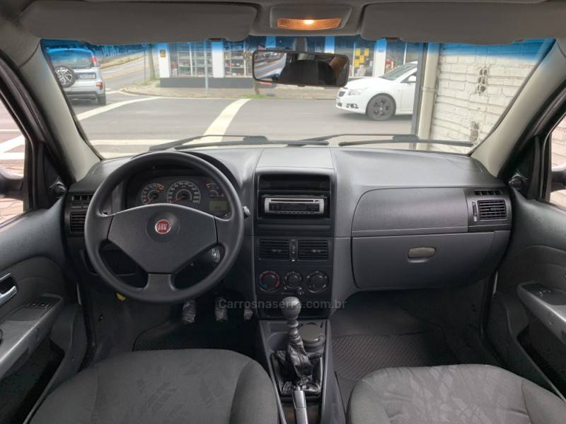 FIAT - SIENA - 2010/2011 - Prata - R$ 33.500,00