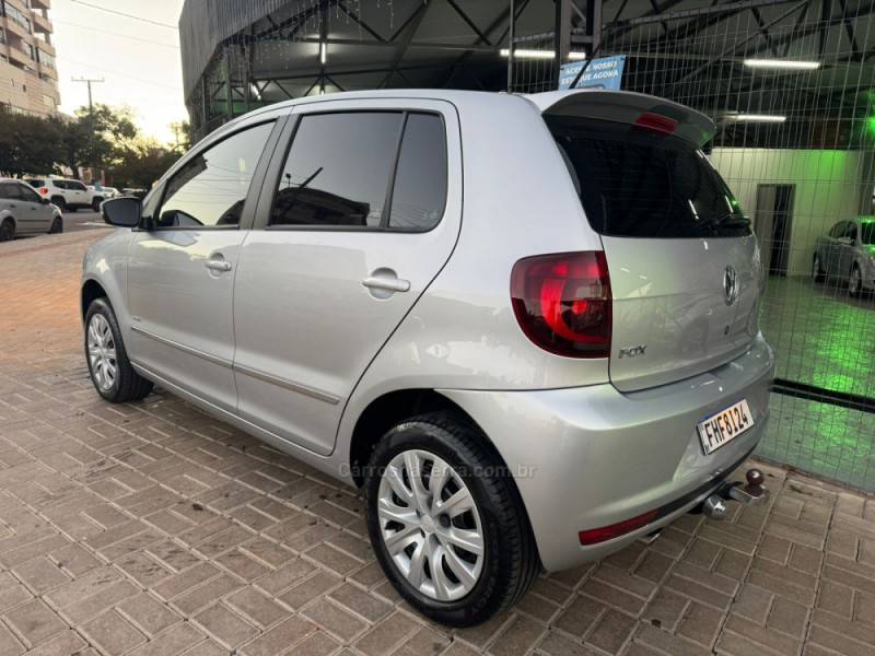 VOLKSWAGEN - FOX - 2013/2013 - Prata - R$ 44.990,00