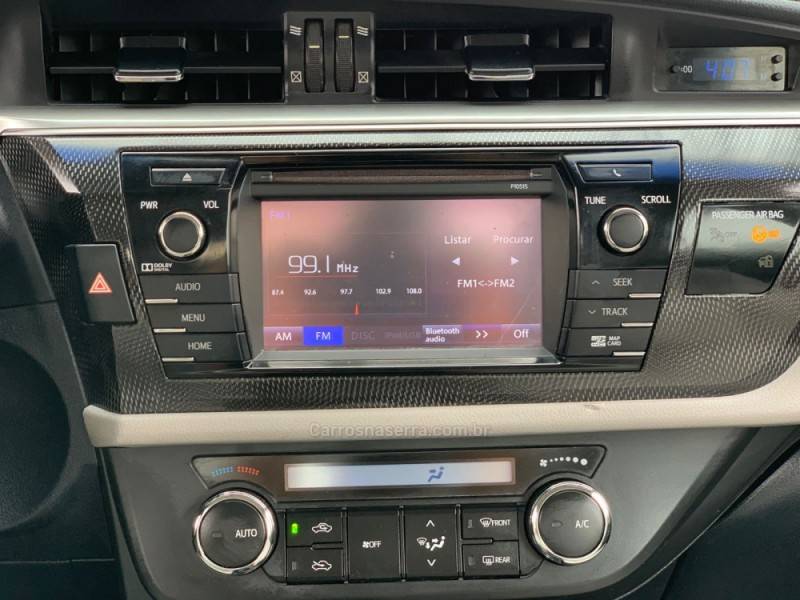 TOYOTA - COROLLA - 2014/2015 - Prata - R$ 88.990,00
