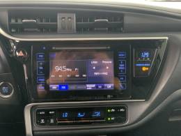 TOYOTA - COROLLA - 2017/2018 - Preta - R$ 105.990,00