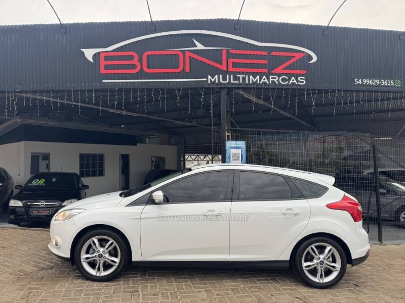 FORD - FOCUS - 2015/2015 - Branca - R$ 56.990,00