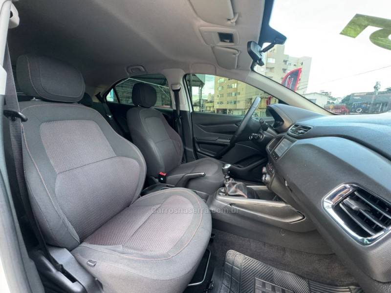 CHEVROLET - ONIX - 2015/2015 - Branca - R$ 53.990,00
