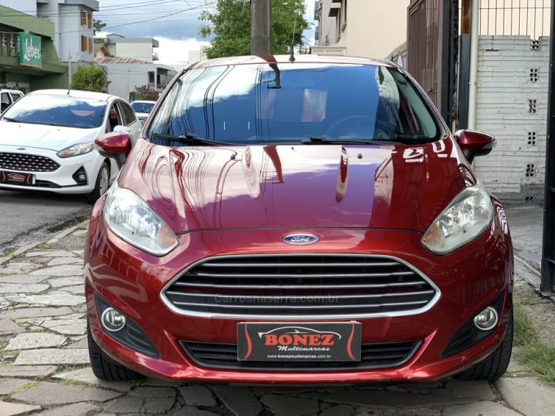 FORD - FIESTA - 2013/2014 - Vermelha - R$ 45.990,00