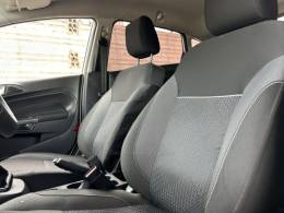 FORD - FIESTA - 2017/2018 - Branca - R$ 53.990,00