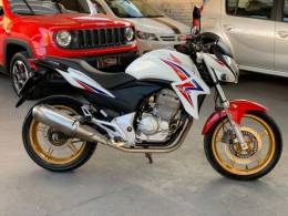 HONDA - CB 300R - 2014/2015 - Branca - R$ 15.990,00