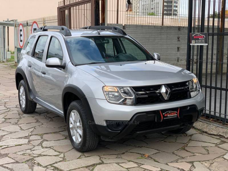 RENAULT - DUSTER - 2017/2018 - Prata - R$ 66.990,00