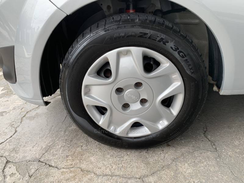 FORD - FIESTA - 2012/2013 - Prata - R$ 31.990,00