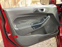 FORD - FIESTA - 2013/2014 - Vermelha - R$ 45.990,00