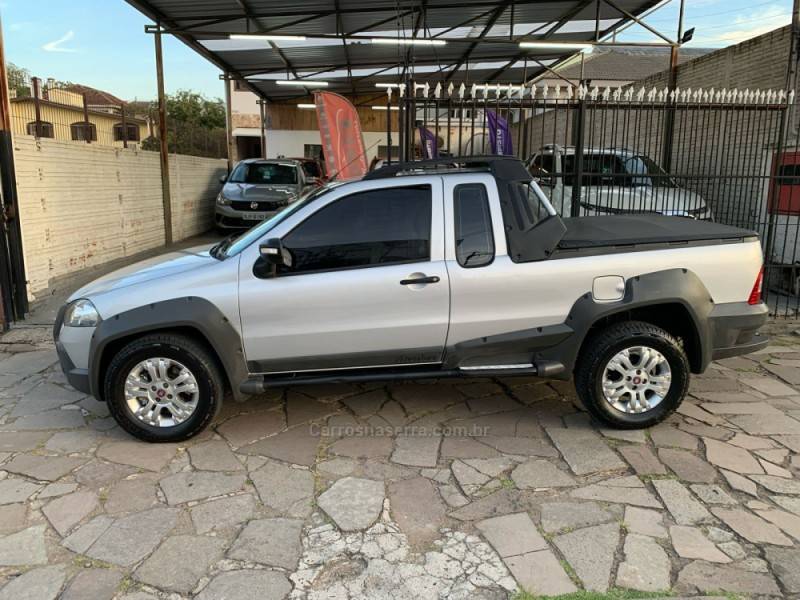 FIAT - STRADA - 2010/2011 - Prata - R$ 47.990,00