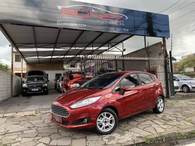 FORD - FIESTA - 2013/2014 - Vermelha - R$ 45.990,00