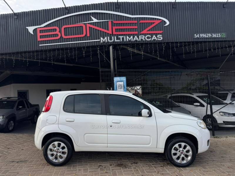 FIAT - UNO - 2012/2013 - Branca - R$ 37.990,00